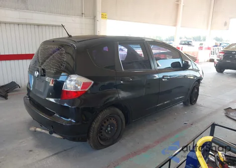2010 Honda Fit из США, поврежденный, VIN JHMGE8G21AC038986